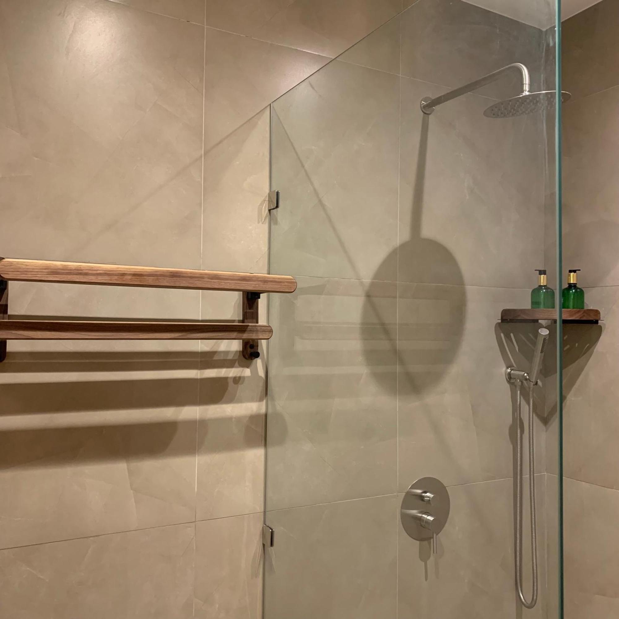 ג'נרל לונה Bahandi Hotel מראה חיצוני תמונה