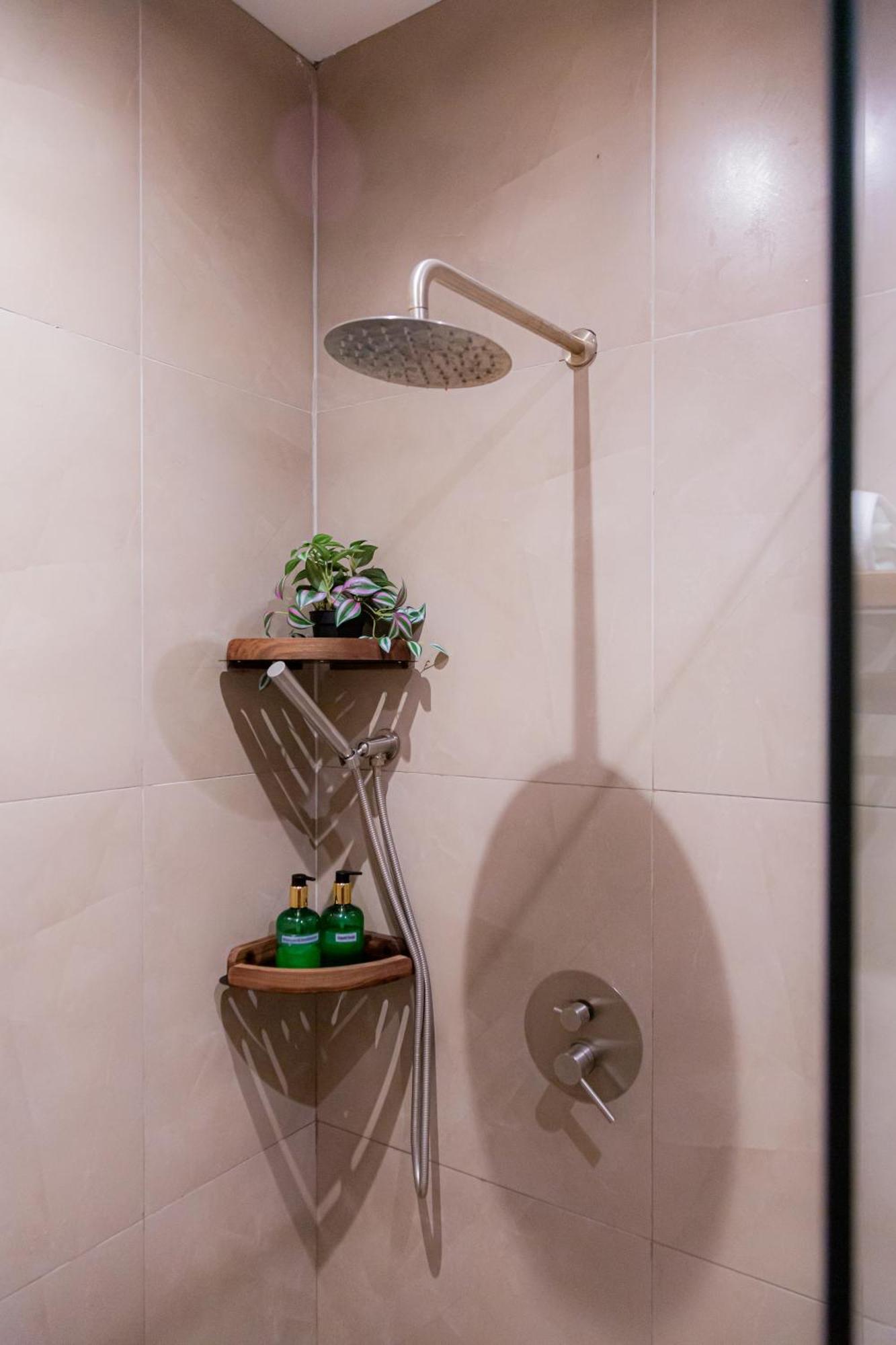 ג'נרל לונה Bahandi Hotel מראה חיצוני תמונה