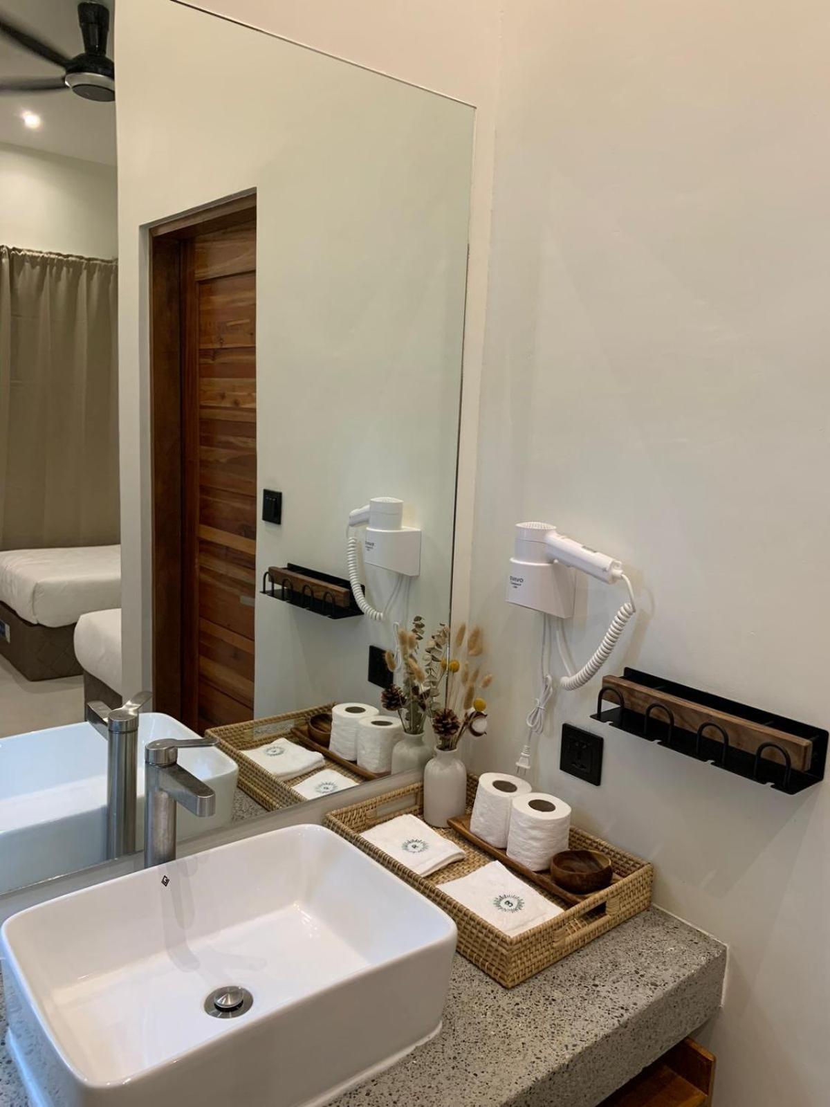 ג'נרל לונה Bahandi Hotel מראה חיצוני תמונה