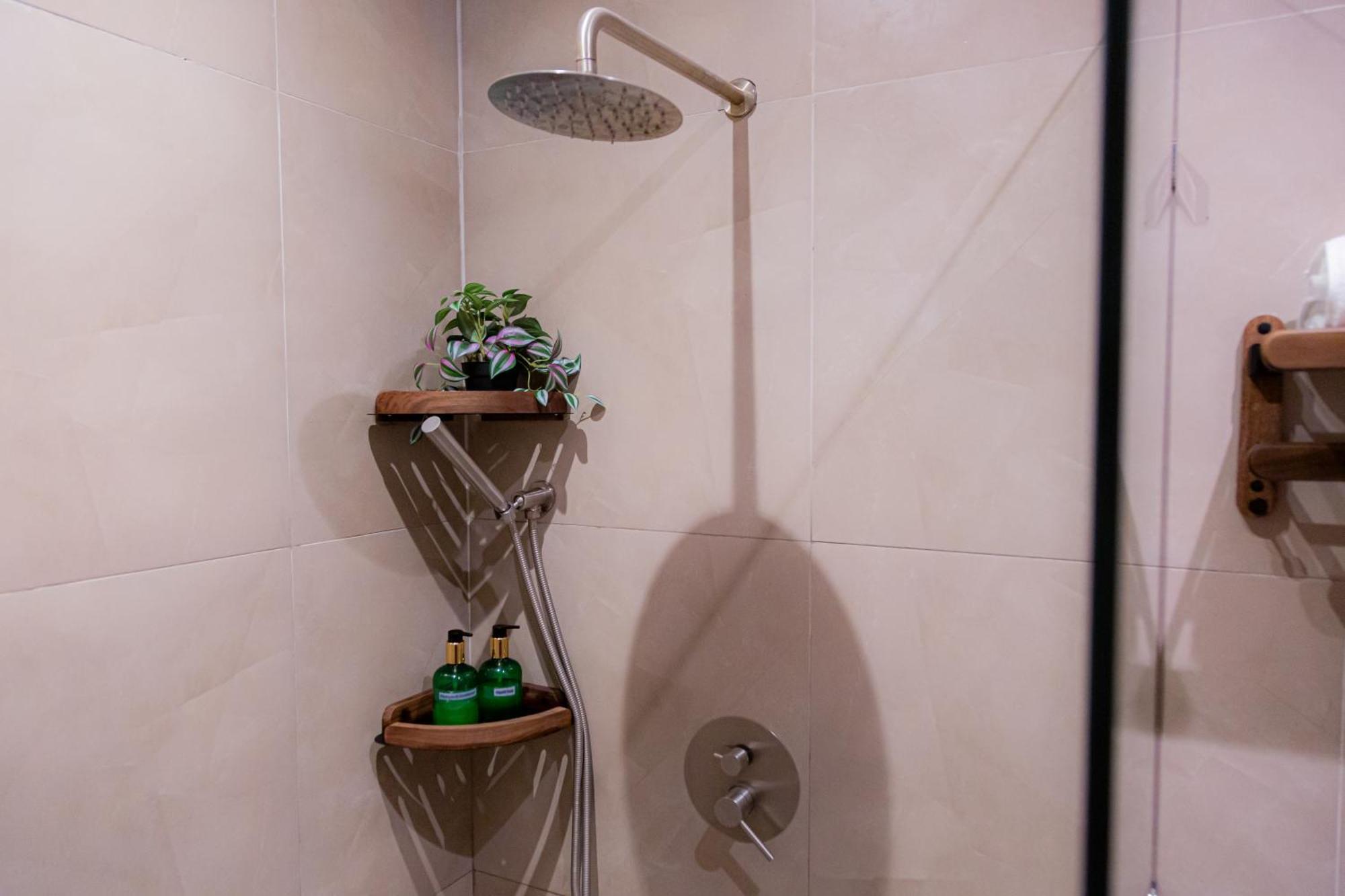 ג'נרל לונה Bahandi Hotel מראה חיצוני תמונה